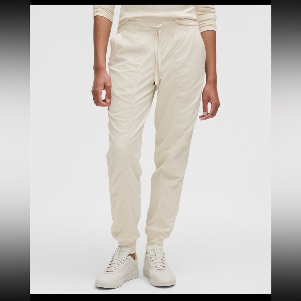 Lululemon Cream Jogger Pants MR
